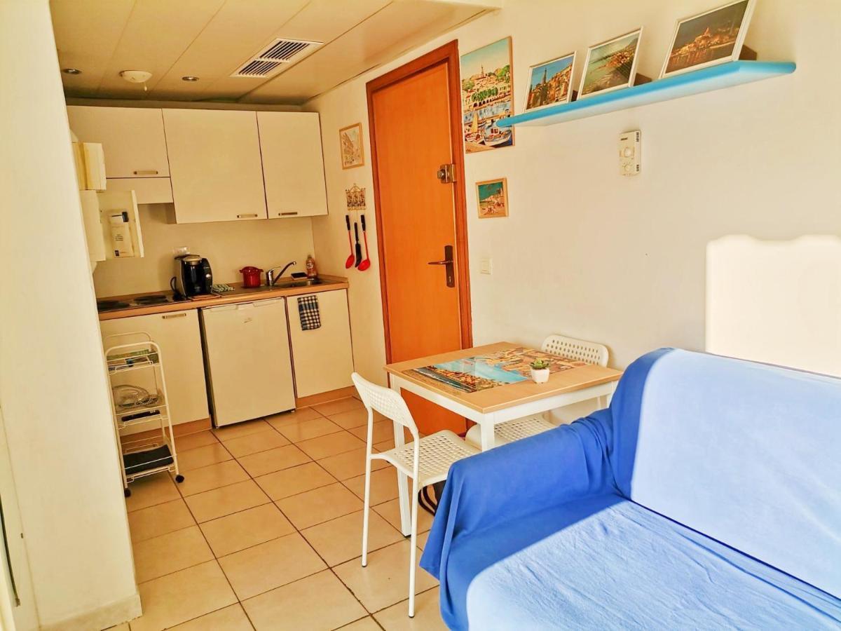 Menton Bord De Mer Studio Calme Avec Balcon, Ascenseur, Climatisation, Ideal Location Quiet Near Sea, Balcony, Elevator, Ac ภายนอก รูปภาพ